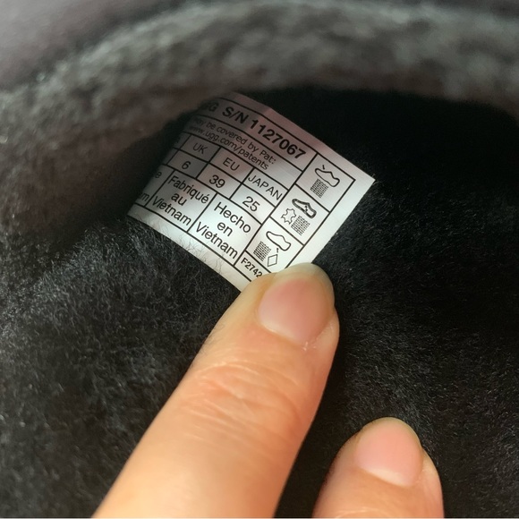 BrandNew UGG Maxi Slide Logo Super Cute! So fun! - Picture 3 of 12